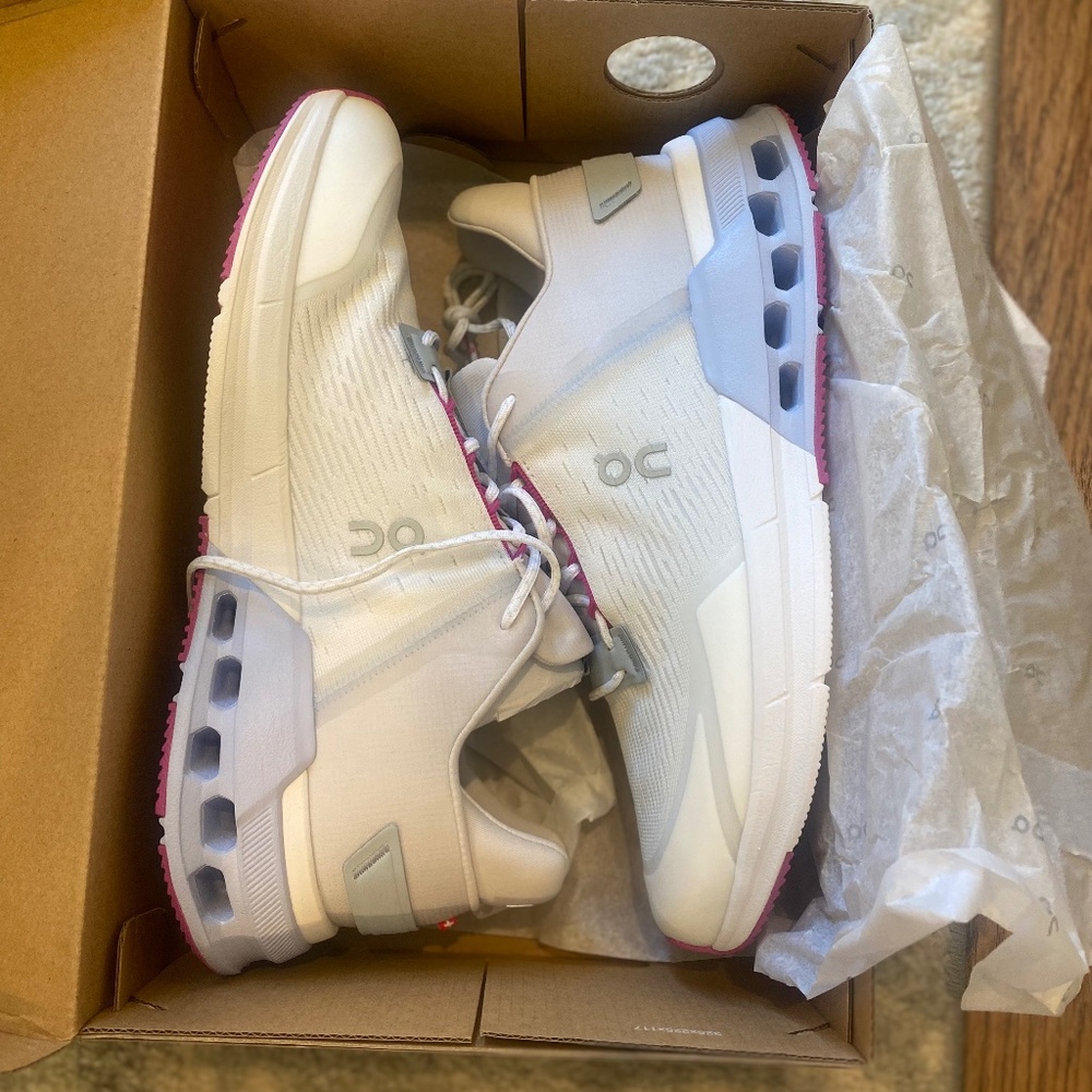 NEVER WORN On Cloudnova Women's 10.5